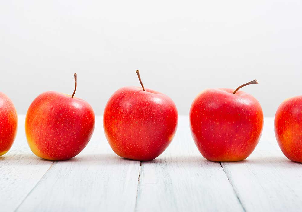 successful leaders make a difference - apples